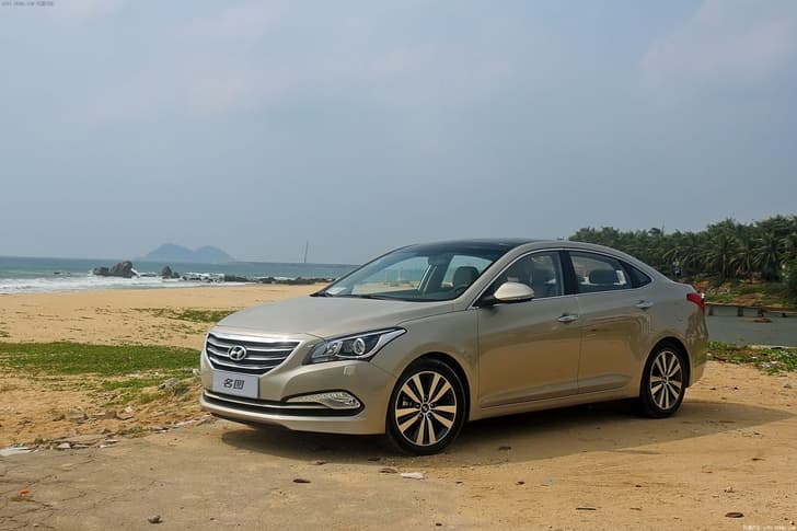 New Hyundai Mistra saloon photo gallery